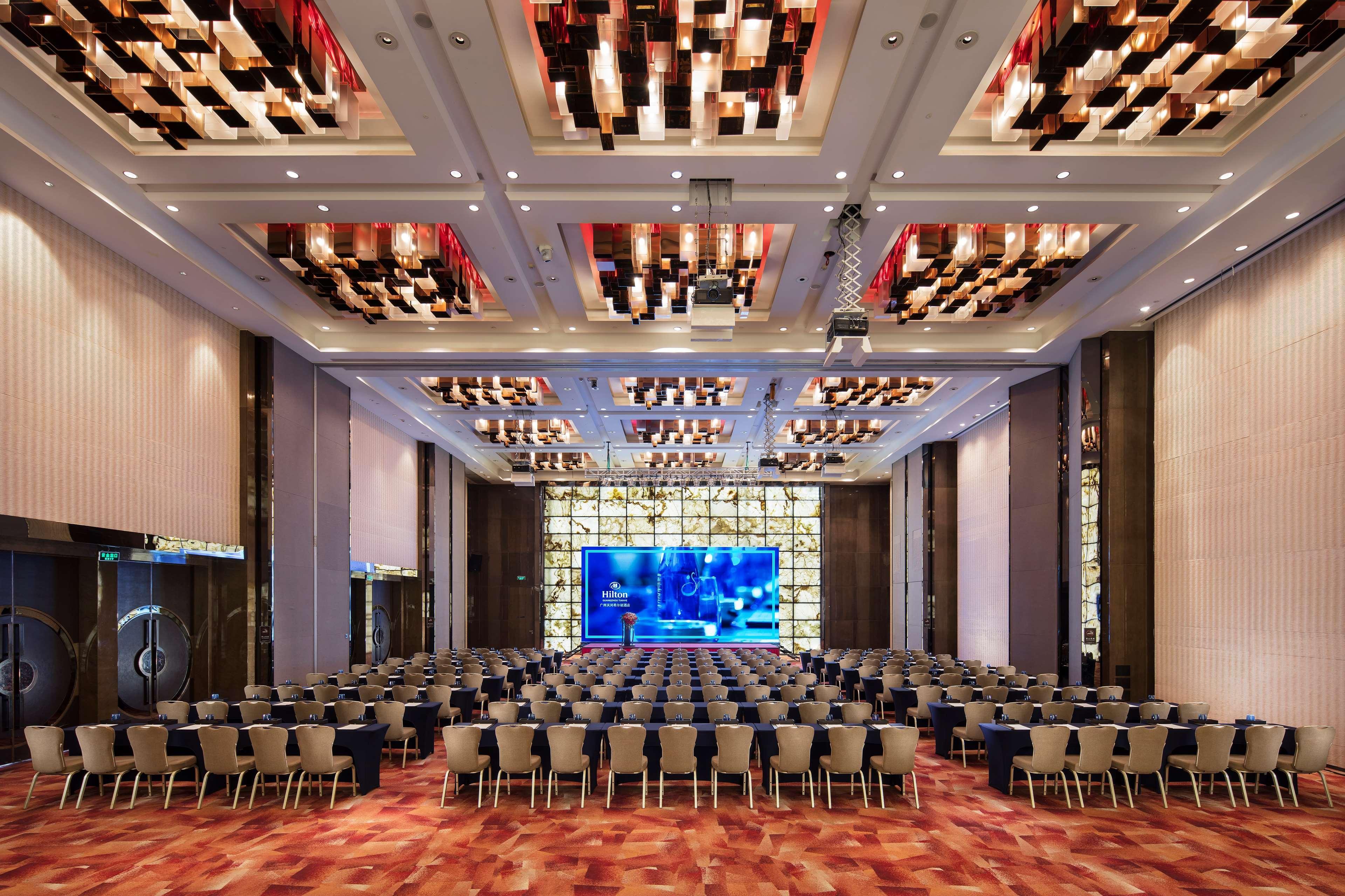 Hilton Guangzhou Tianhe - Free Shuttle Bus And Registration Counter Available During Canton Fair Period Bagian luar foto The Grand Ballroom