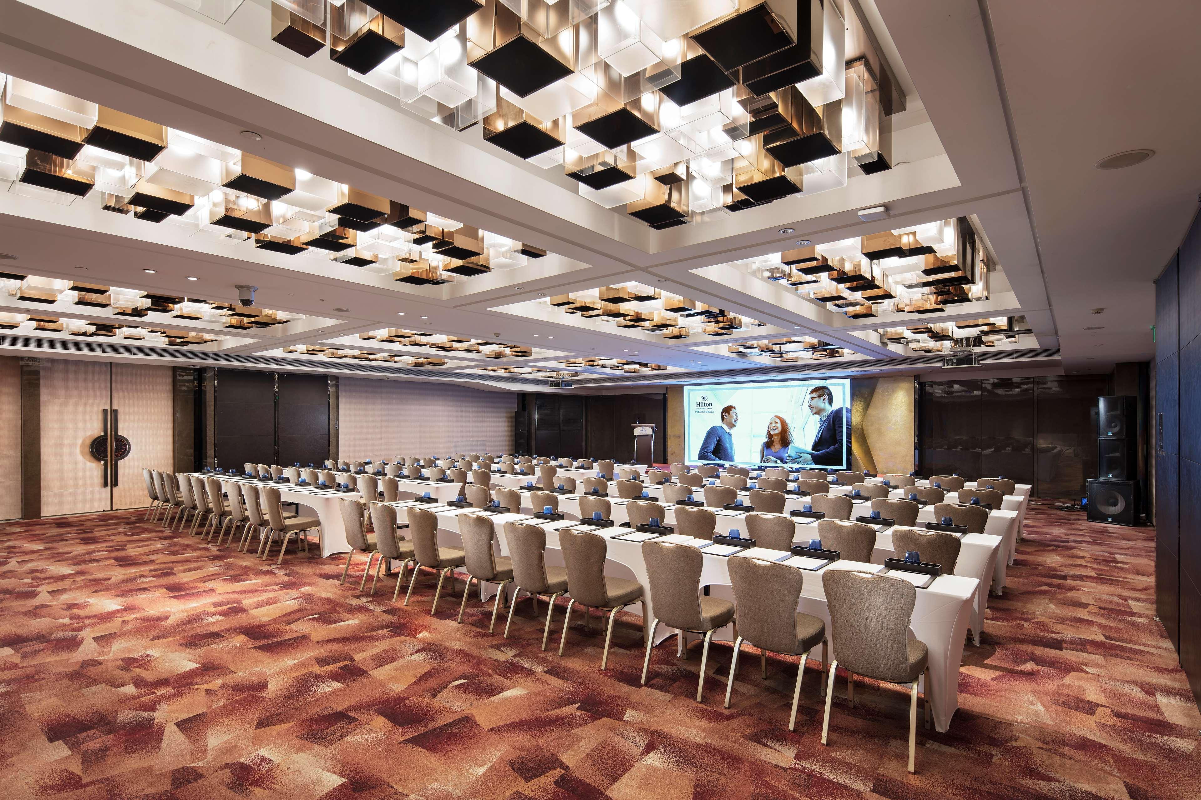 Hilton Guangzhou Tianhe - Free Shuttle Bus And Registration Counter Available During Canton Fair Period Bagian luar foto The Grand Ballroom