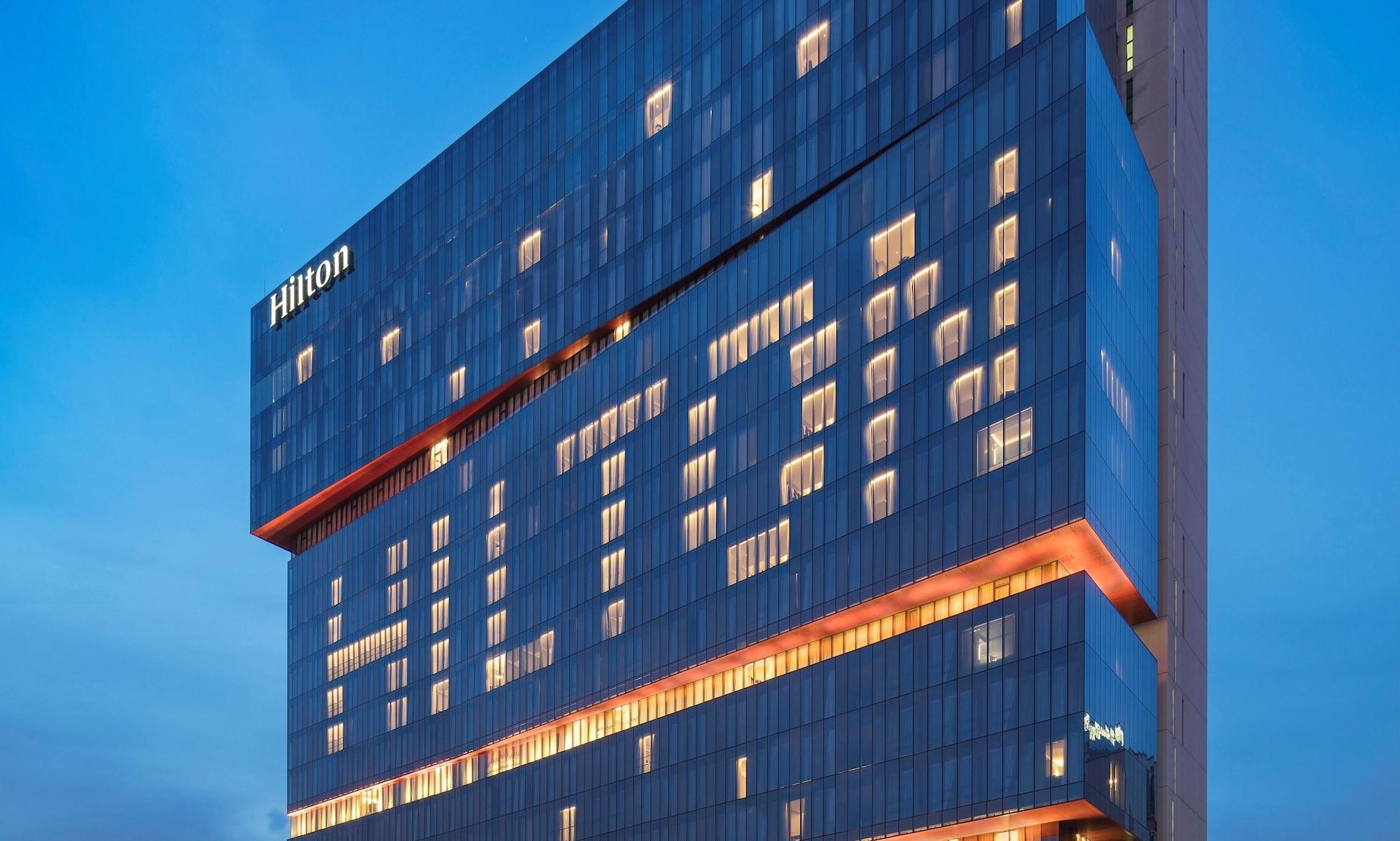 Hilton Guangzhou Tianhe - Free Shuttle Bus And Registration Counter Available During Canton Fair Period Bagian luar foto Hilton Chengdu