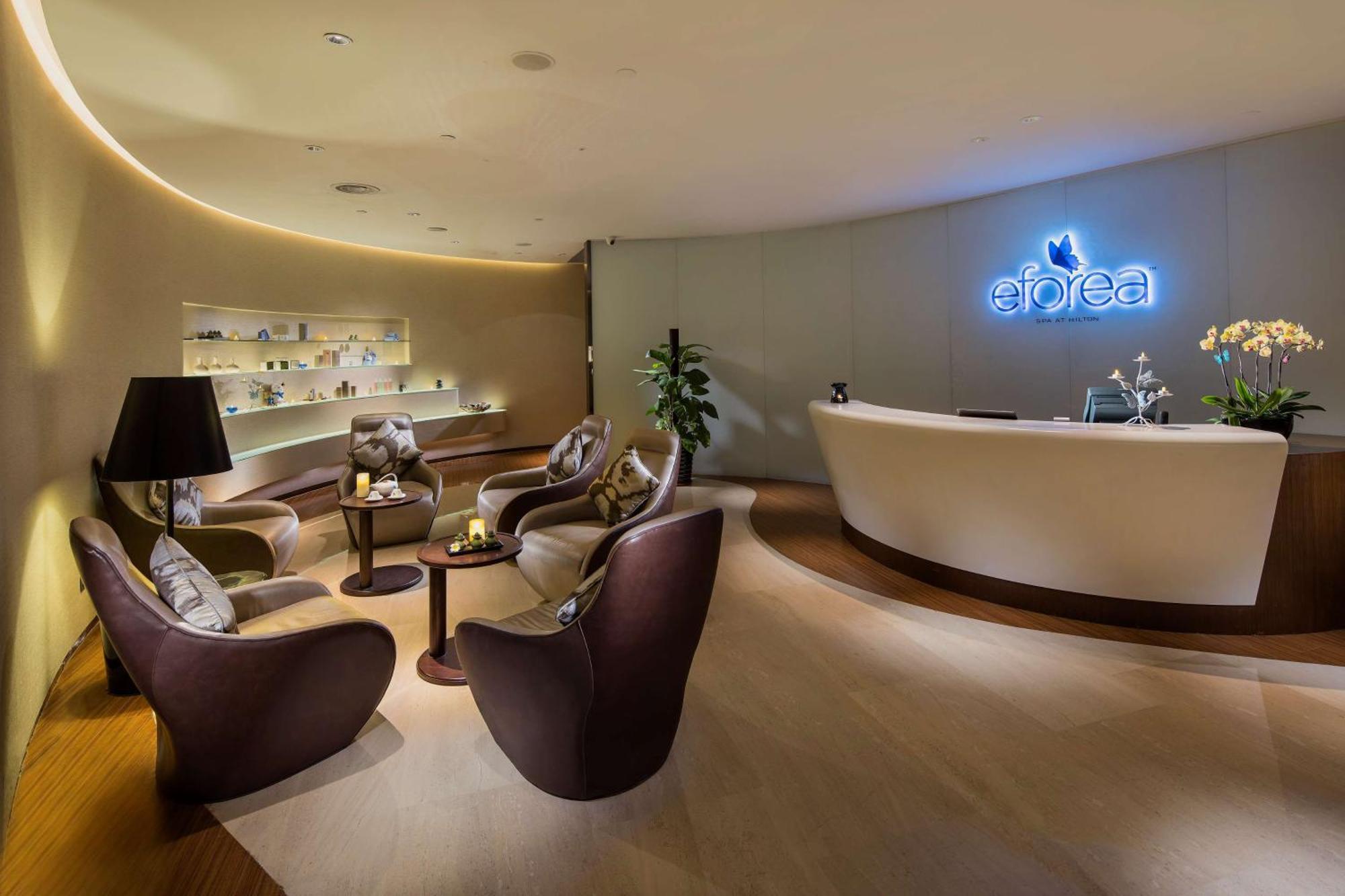 Hilton Guangzhou Tianhe - Free Shuttle Bus And Registration Counter Available During Canton Fair Period Bagian luar foto Aotea Lounge at Auckland Airport