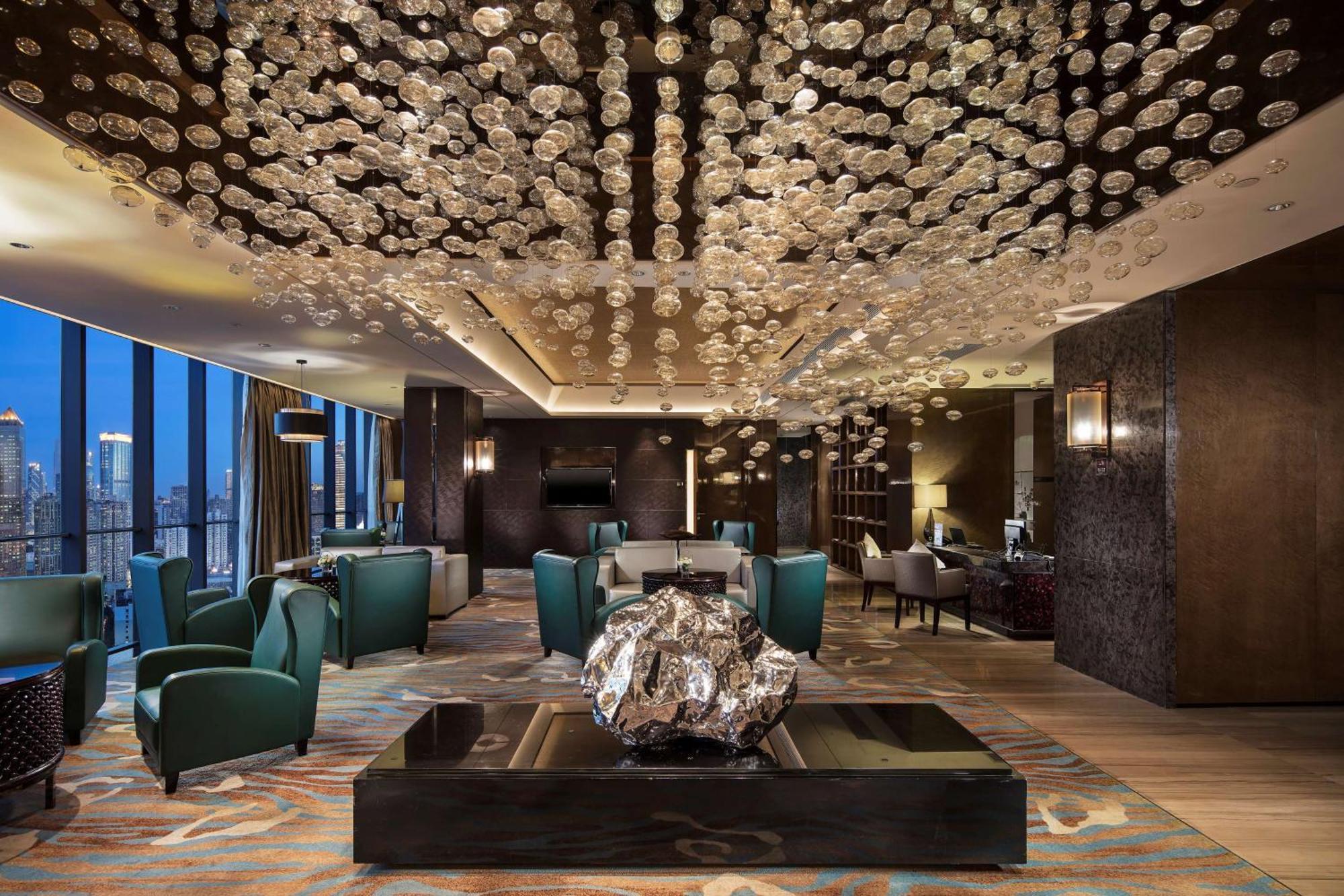 Hilton Guangzhou Tianhe - Free Shuttle Bus And Registration Counter Available During Canton Fair Period Bagian luar foto The Club Lounge at the Westin Seoul