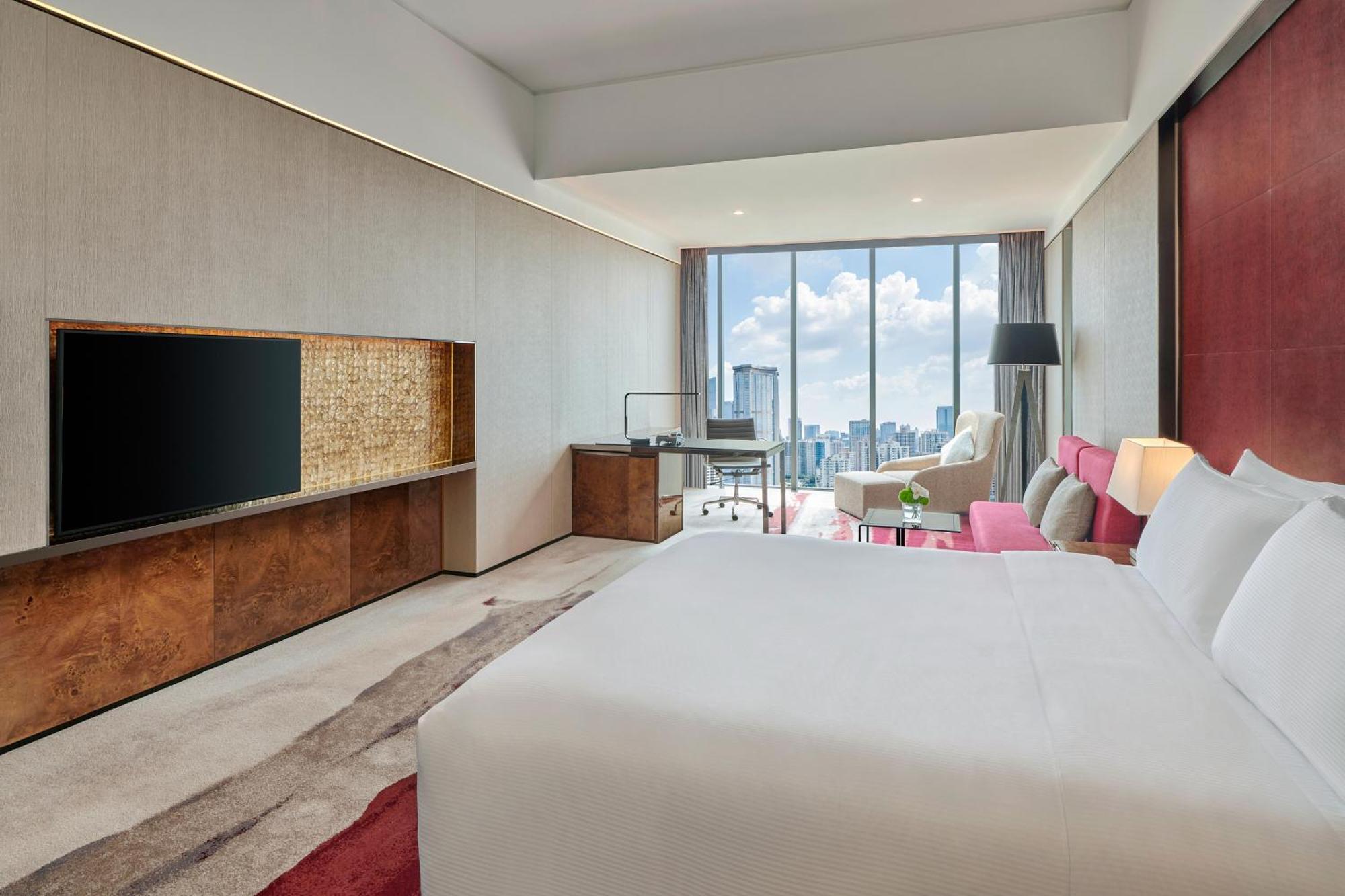 Hilton Guangzhou Tianhe - Free Shuttle Bus And Registration Counter Available During Canton Fair Period Bagian luar foto Deluxe Room