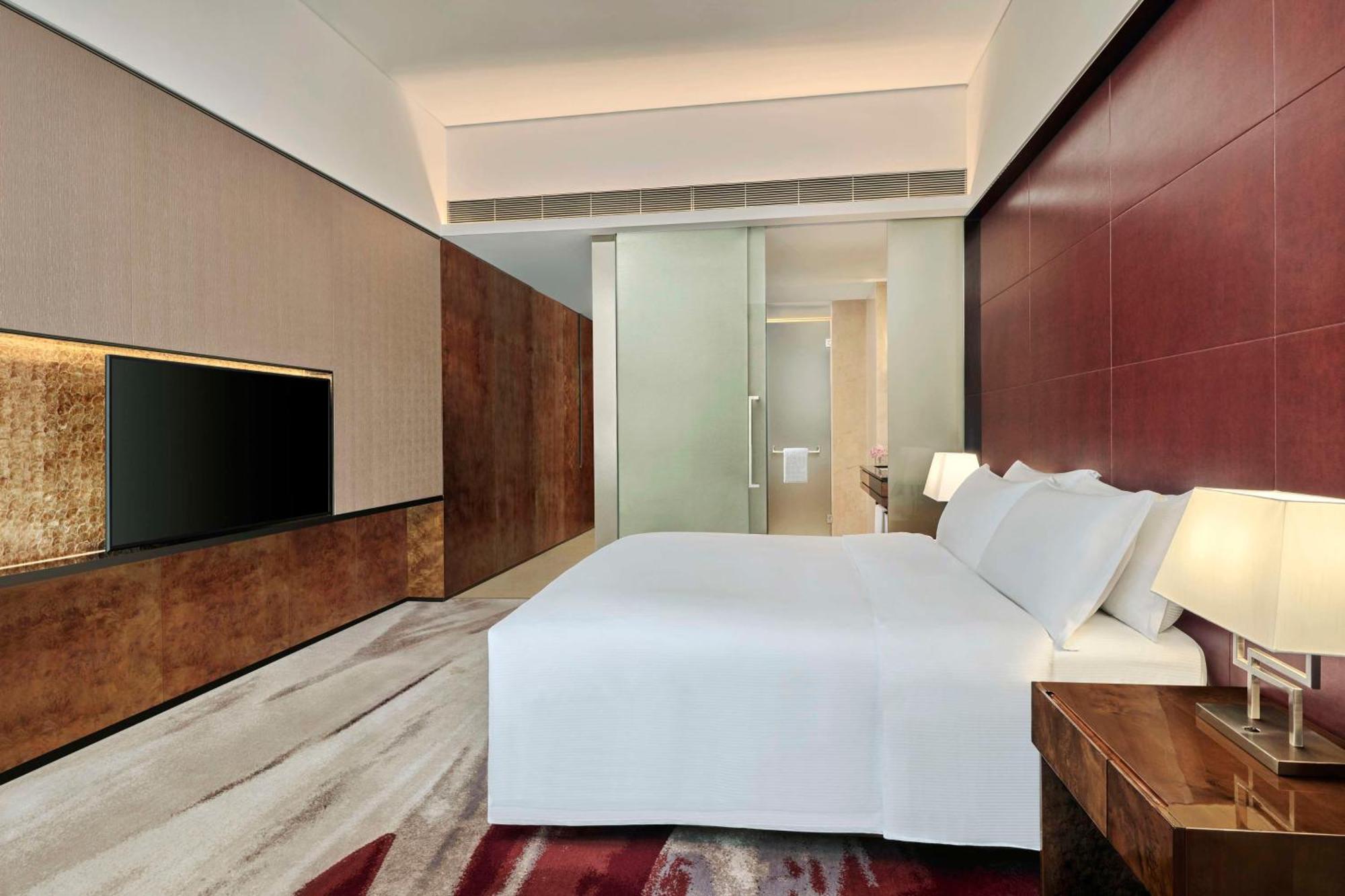 Hilton Guangzhou Tianhe - Free Shuttle Bus And Registration Counter Available During Canton Fair Period Bagian luar foto